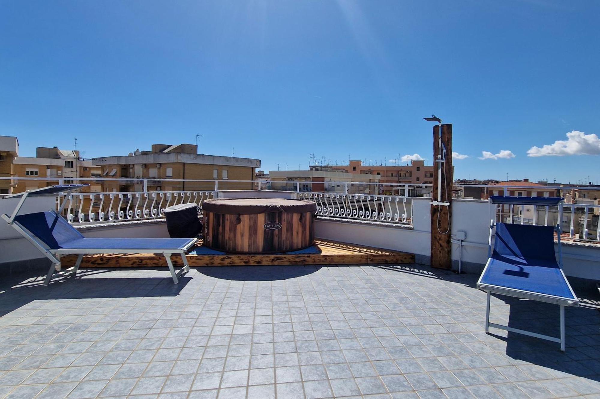 Tower Apartments Terracina Exterior foto